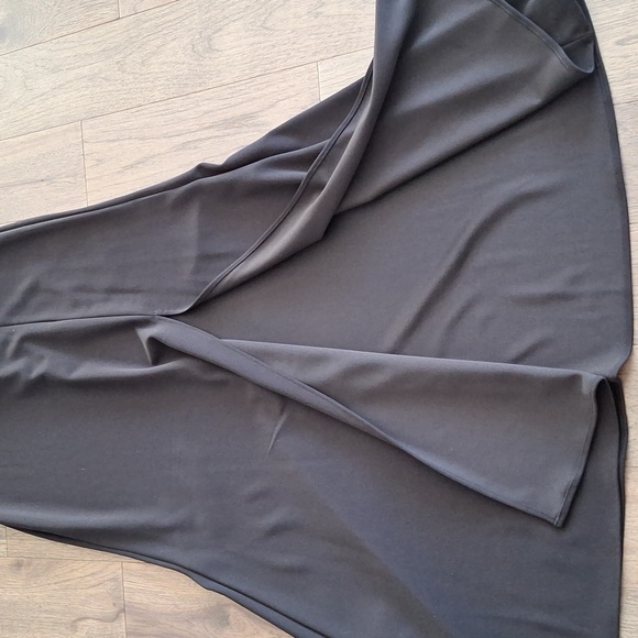 Sequin embroidered Cape sleeve dress.[8]BNWT - Picture 11 of 17